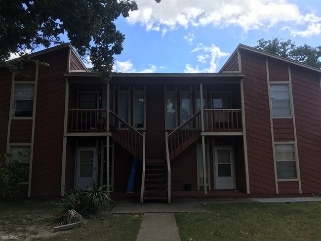 Building Photo - 2411 Bandera Dr