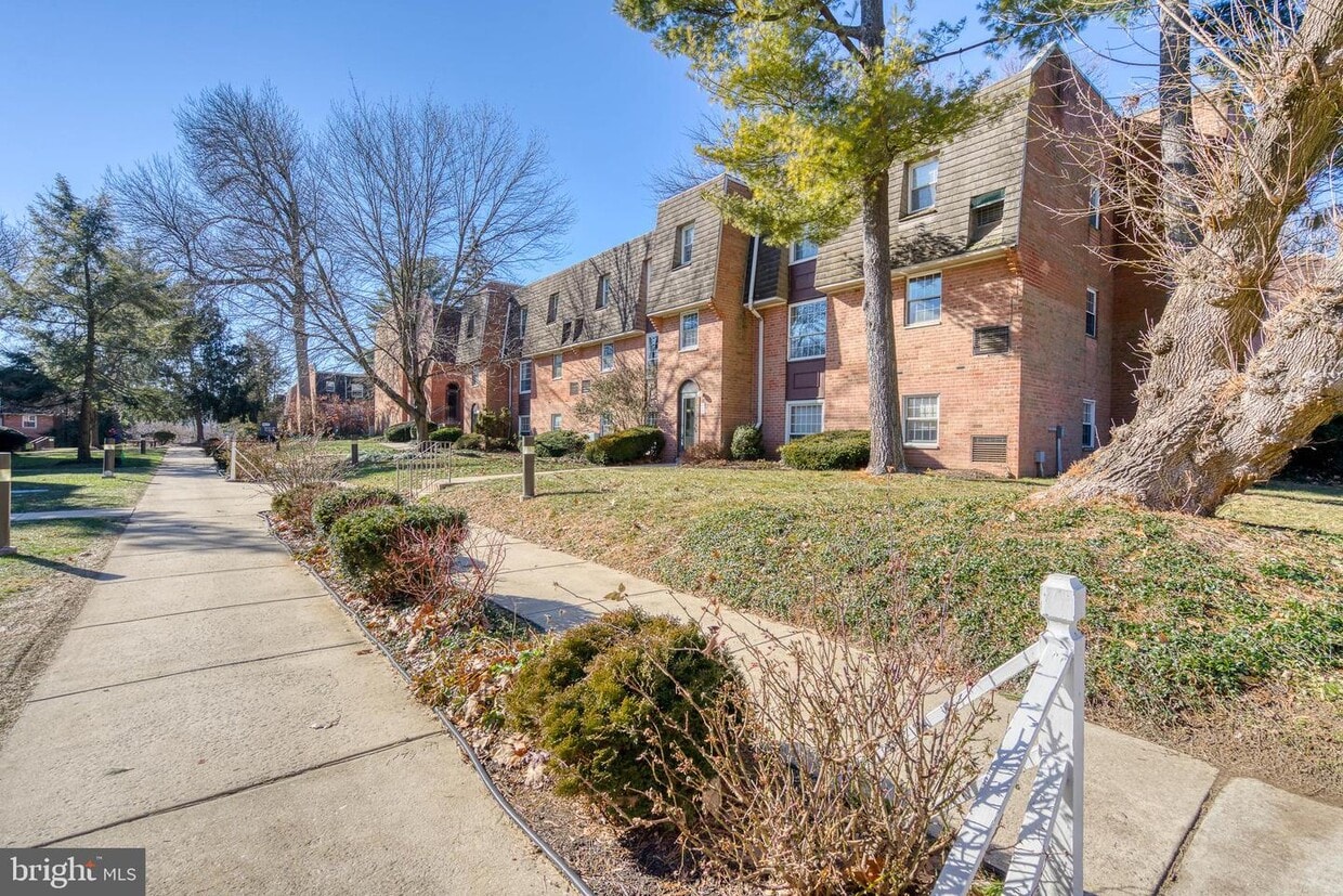 4000 Gypsy Ln Unit 307, Philadelphia, PA 19129 Room for Rent in