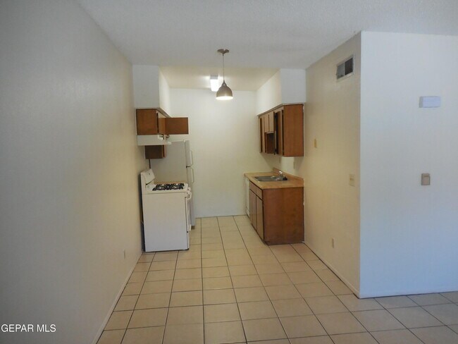 Building Photo - 1638 Rick Rhodes Dr