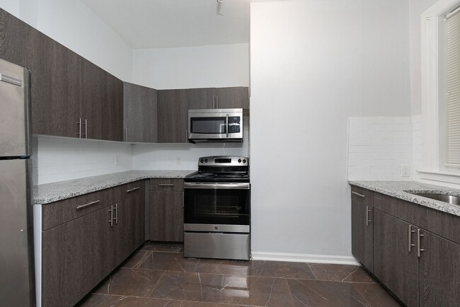 Kitchen-Renovated - Pelham Court Apartments