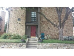 Building Photo - 15221 Berry Trail