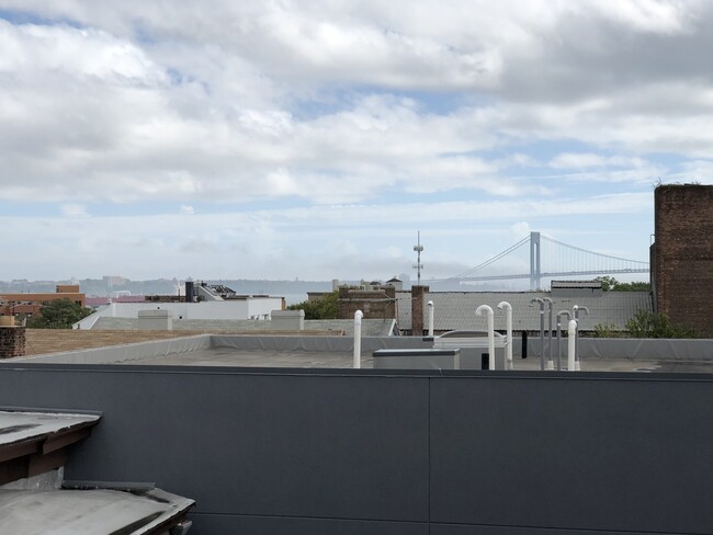 Unobstructed views of Verrazano bridge and Manhattan - 387 Van Duzer St