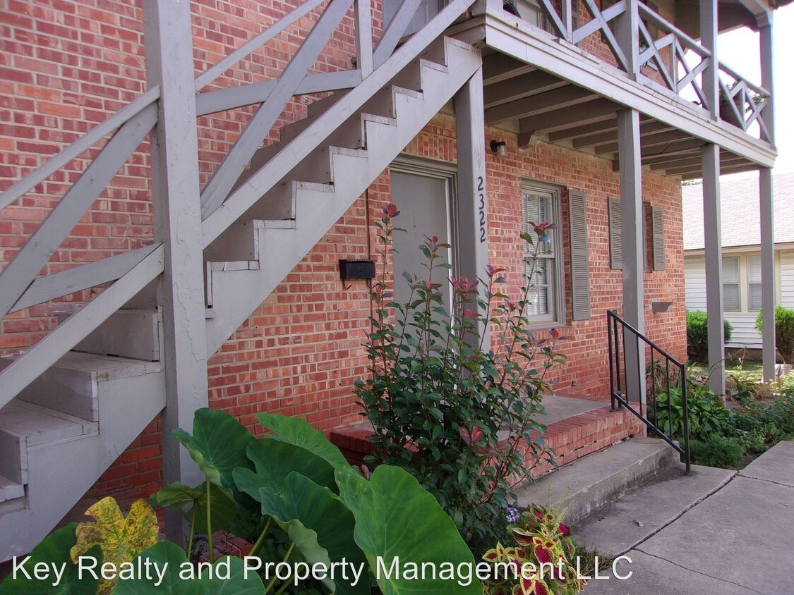Primary Photo - 2 br, 1 bath Apartment - 2322 NW 20TH ST
