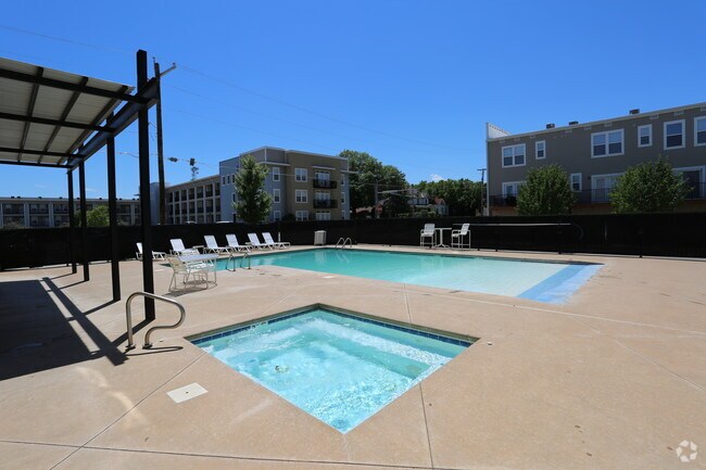 Jacuzzi - The Lofts at College Hill