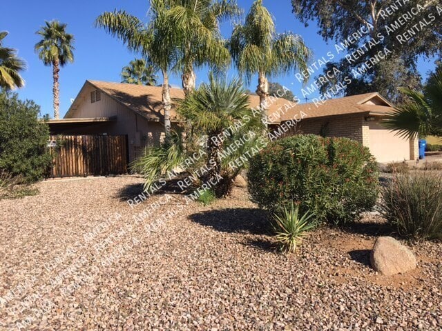 Building Photo - 5144 E Carolina Dr