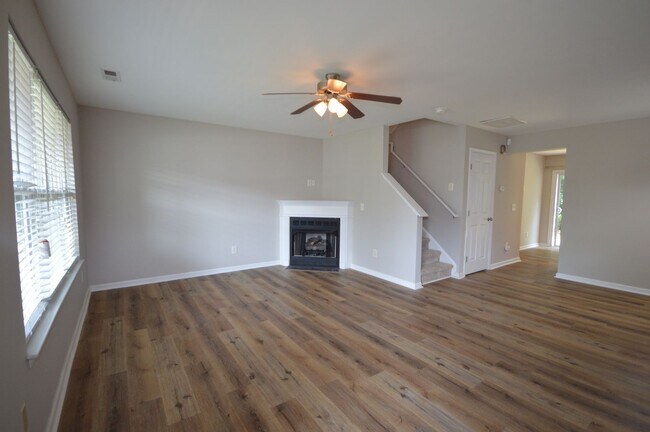 Foto del edificio - 3617 Bison Hill Ln
