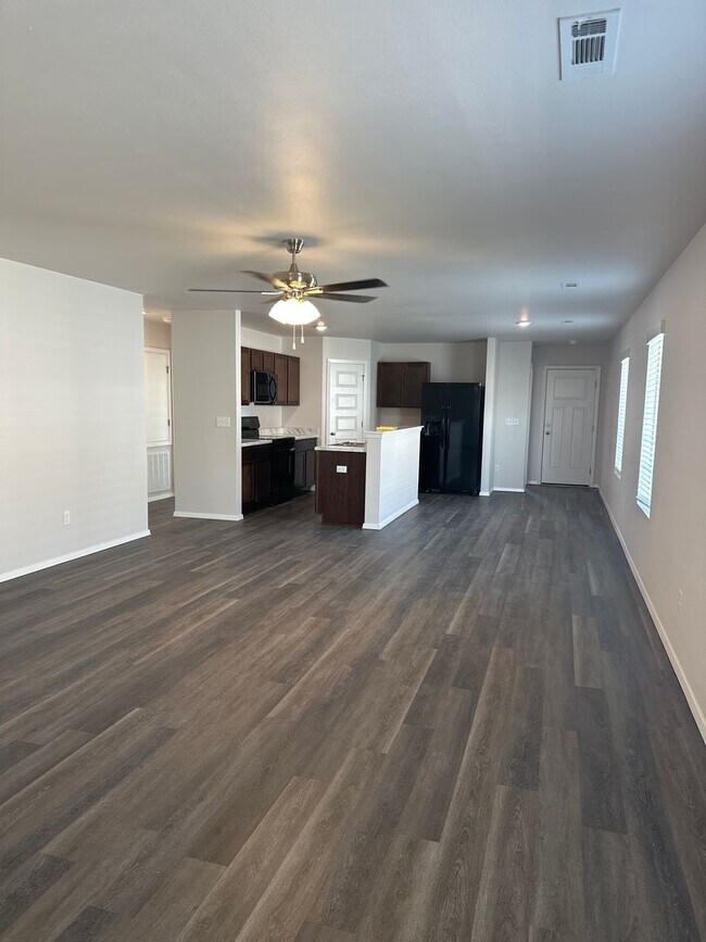 Foto del edificio - *Preleasing Now!- Three Bedroom | Two Bath Home in Barberry Court