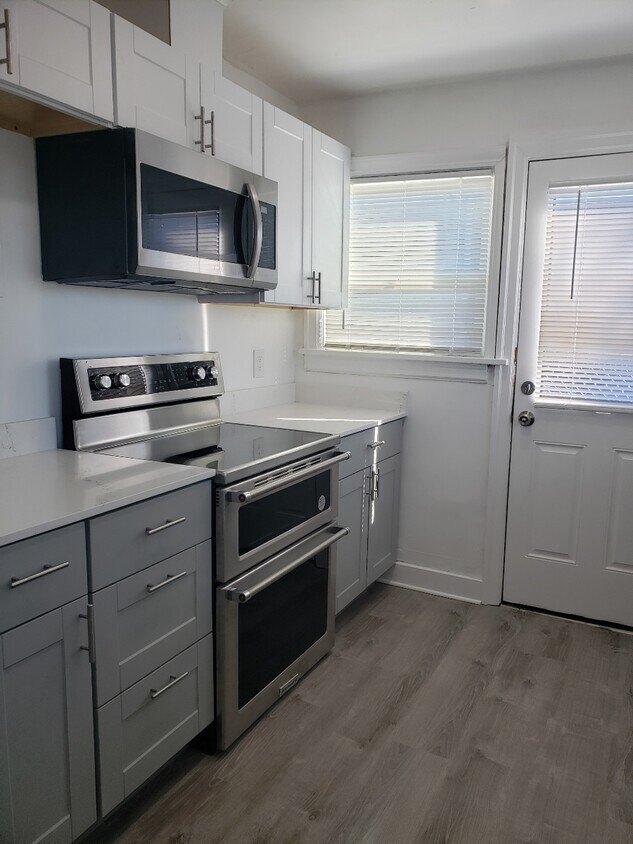 Foto principal - 3507 SW Webster St