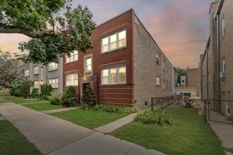 Building Photo - 2553 W Summerdale Ave