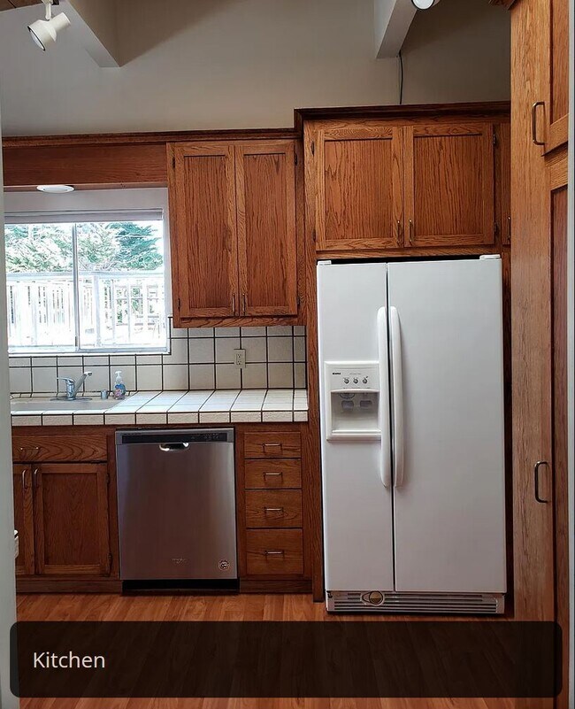 Building Photo - 504 Monterey Dr