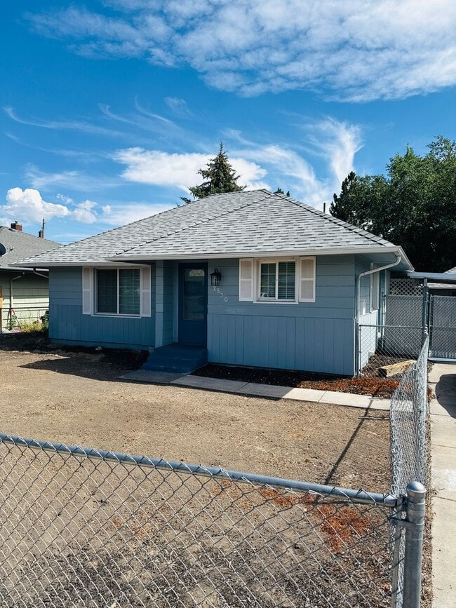 Building Photo - 2530 Eberlein Ave