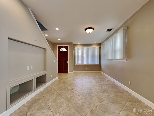Building Photo - 2280 South Dr