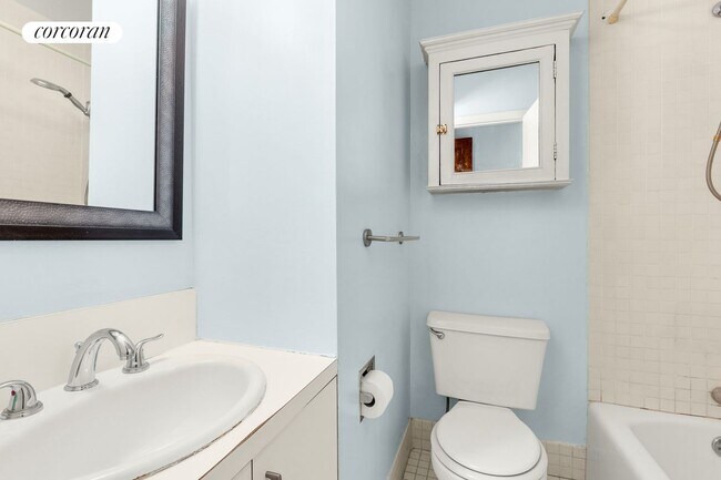 Foto del edificio - 362 W 46th St