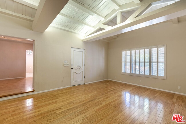 Foto del edificio - 352 S Wetherly Dr