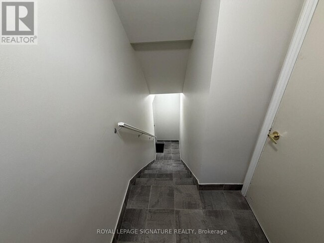 Photo du bâtiment - 5 Alabaster Rd