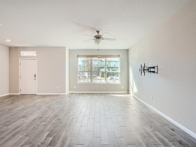 Foto del edificio - 8801 Whitter Dr