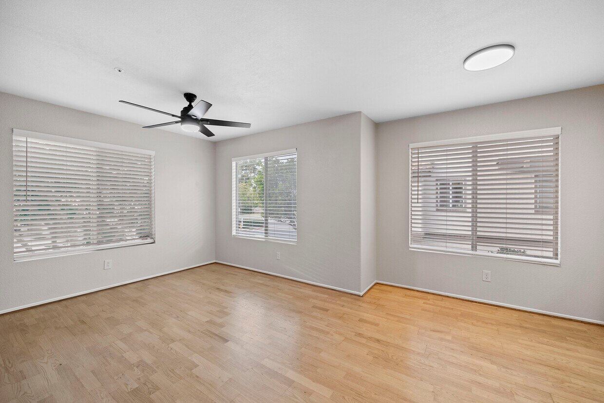 Foto principal - 10130 Wateridge Cir