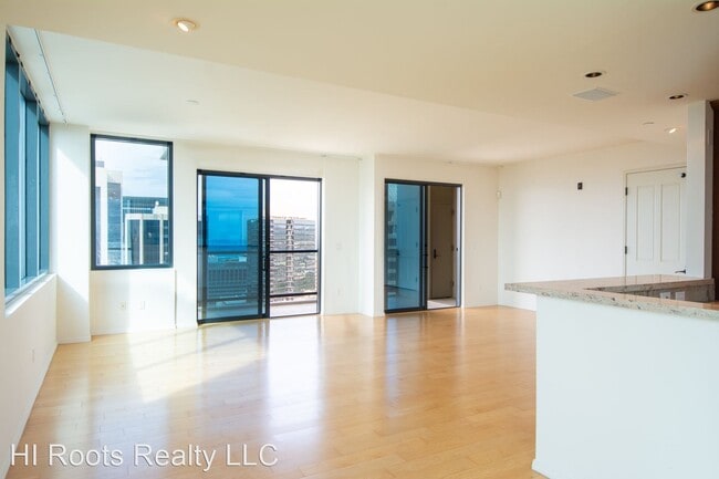 Building Photo - 2 br, 3 bath House - 1199 Bishop St. #3300