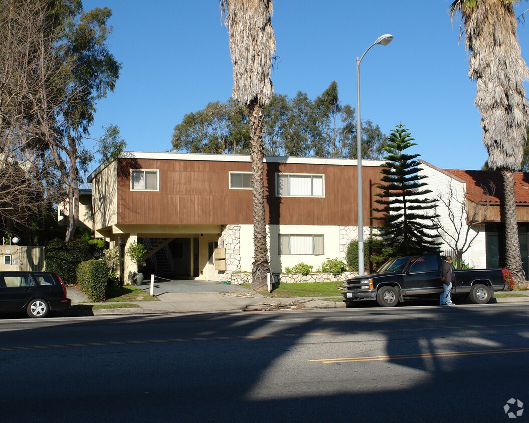 Primary Photo - 5117 Laurel Canyon Blvd