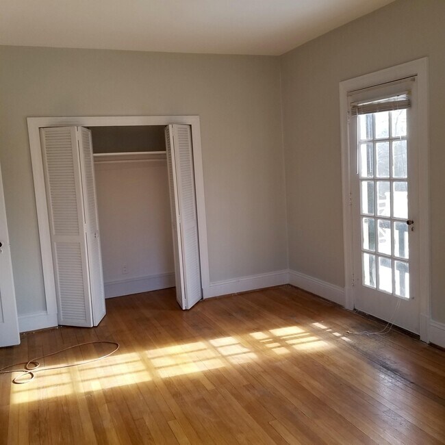Foto del edificio - 4801 E Seminary Ave