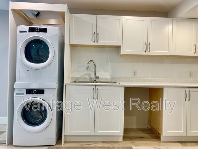 Building Photo - 1310-1310 Mine Hill Dr