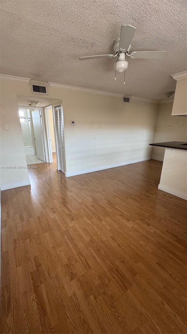 Building Photo - 2441 SW 31st Ave