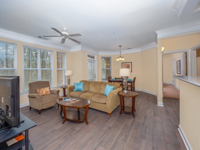 Foto del edificio - 2200 Piney Plains Rd