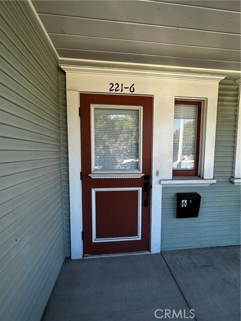 Building Photo - 221 N Raymond Ave