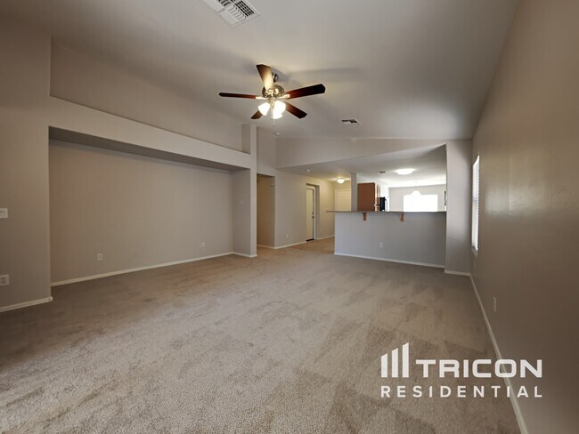 Foto del edificio - 15314 N 161st Dr