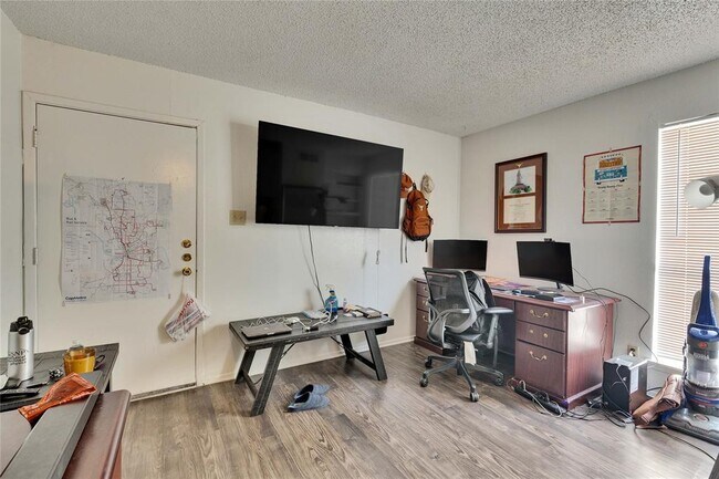 Foto del edificio - 2801 Hemphill Park