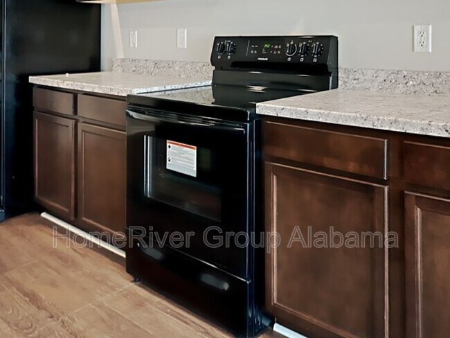 Foto del edificio - 16363 Creek Dr