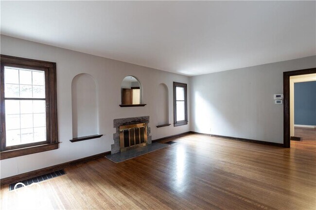 Building Photo - 5630 N Delaware St
