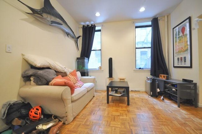 Foto del edificio - 416 E 71st St