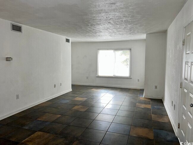 Building Photo - 407 76th Ave N