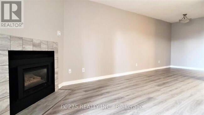 Building Photo - 136-136 Conway Dr