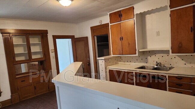 Foto del edificio - 623 W William St