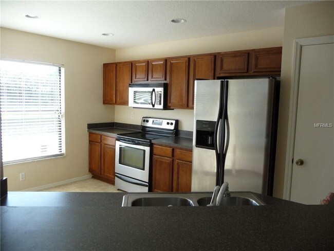 Building Photo - 2446 Edgewater Falls Dr