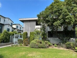 Building Photo - 1026 La Cadena Ave