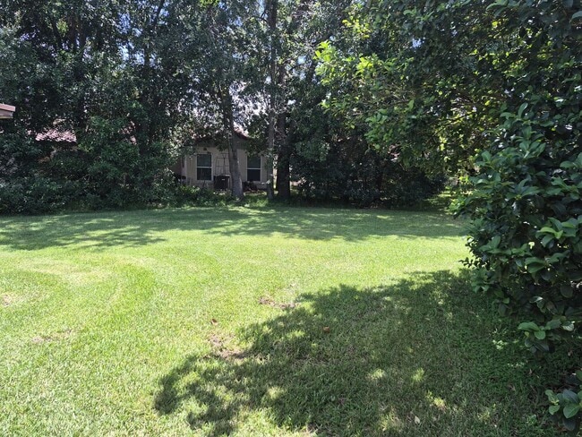 Building Photo - 10509 Montpelier Cir