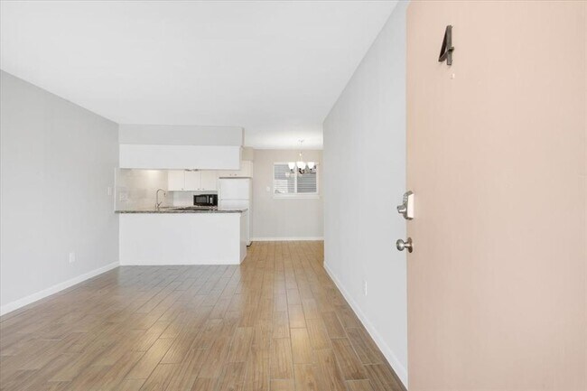 Foto del edificio - 1016 E 7th St