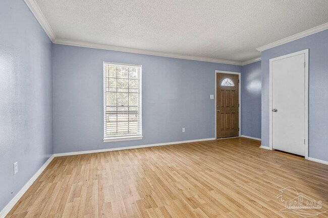 Foto del edificio - 4540 Tree Line Dr