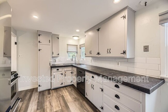 Building Photo - 8411 W 64th Pl