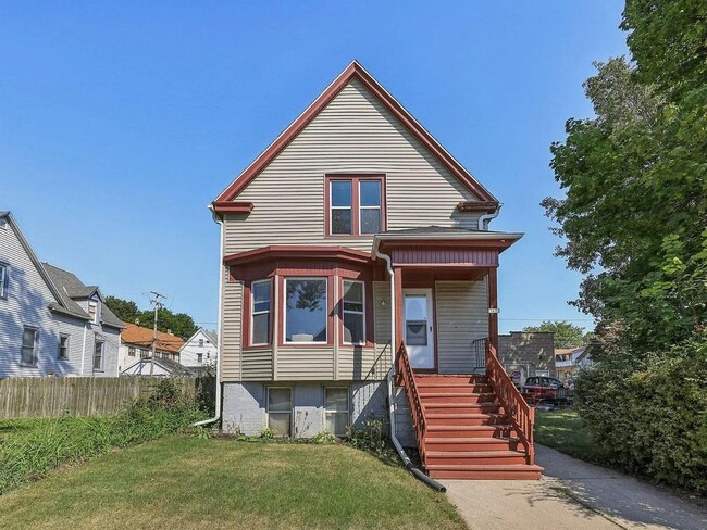Building Photo - 3672 E Munkwitz Ave