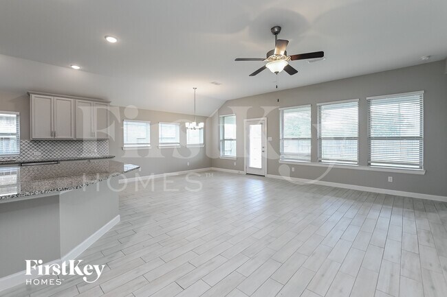 Foto del edificio - 10327 Armstrong Dr