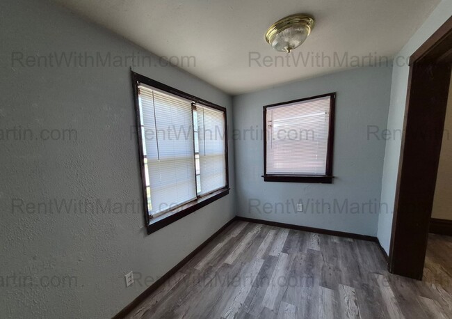 Building Photo - 1107 Mulberry St