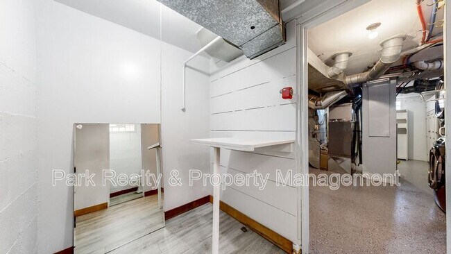 Foto del edificio - 3090 S Marion St