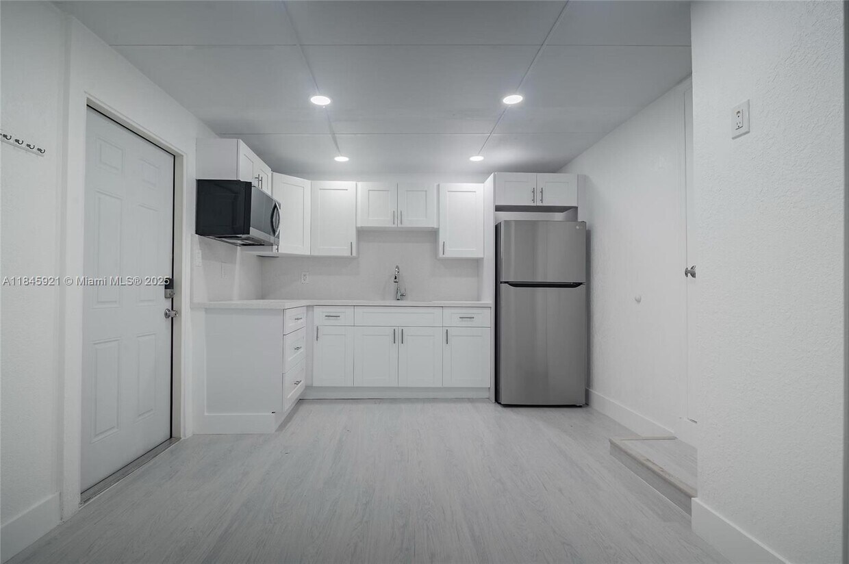Foto principal - 595 NW 139th Terrace