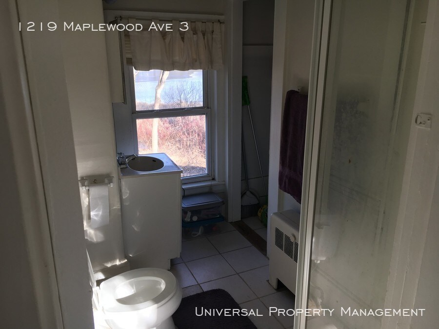 Foto del edificio - One Bedroom Apartment- Heat & H/W included!