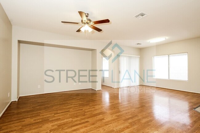 Foto del edificio - REDUCED!