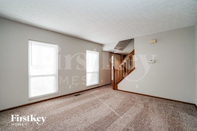 Foto del edificio - 819 Lindenhaven Ct